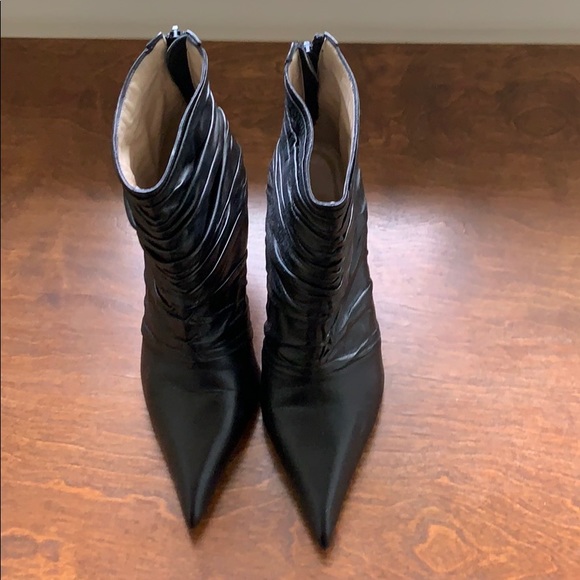 Manolo’s Blahnik “New “ never worn booties new with tags - Picture 4 of 8
